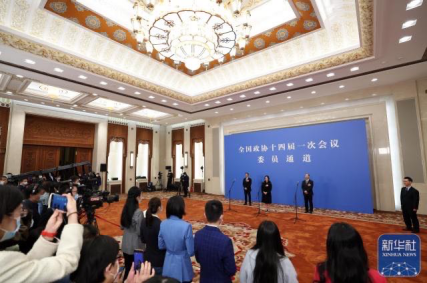 事关民营经济、大学生就业……“委员通道”带来重要信息