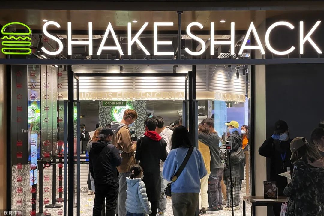 确认使用过期原料！全球知名快餐店ShakeShack道歉，网友：一个汉堡几十块你好意思